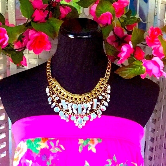 Jewelry - 💖💎 Clear Rhinestone & Gold colored Bib Statement Necklace  🌸GUC🌸  💎💖
